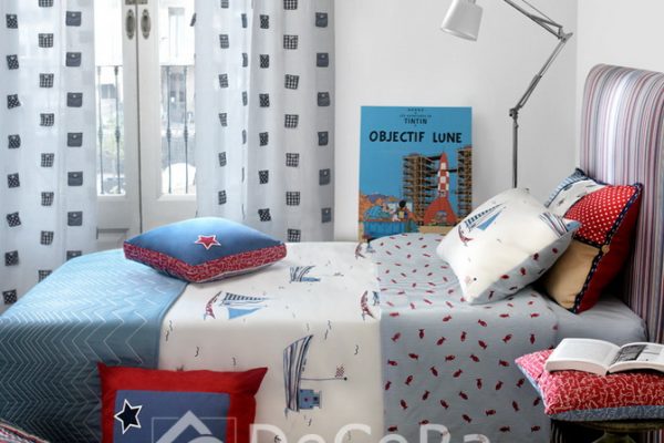 PAAT014-perdele-copii-geometric-negru-alb-lenjerie-pat-pesti-vapor-albastru-rosu