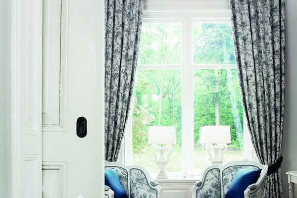 PKBT002-draperie-alb-negru-model-floral-living-elegant-modern