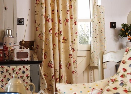 PPTT009-perdele-bucatarie-model-fructe-bej-rosu-verde-modern
