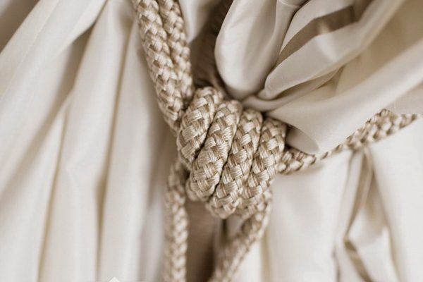 PXXT126-draperie-clasic-elegant-alb-dungi-maro