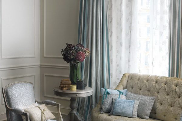 PXXT130-draperie-albastru-dungi-alb-auriu-perdea-alb-clasic