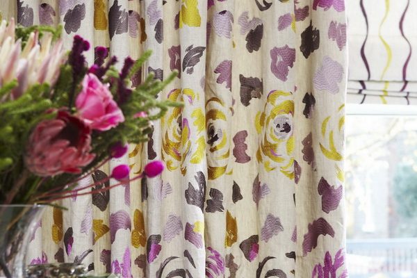 PXXT205-draperie-floral-bumbac-mov-galben