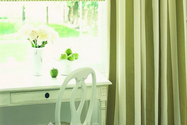 PXXT248-draperie-verde-dungi-alb-sistem-roman-clasic