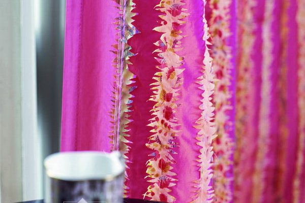 PXXT272-draperie-modern-model-abstract-mov-alb-rosu