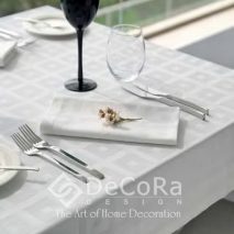 PxxA001-fata-de-masa-restuarant-carouri-alb-clasic