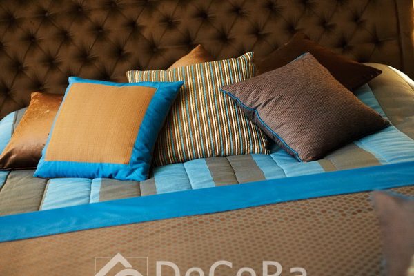 PxxA010-perne-decorative-dormitor-albastru-portocaliu-dungi-maro