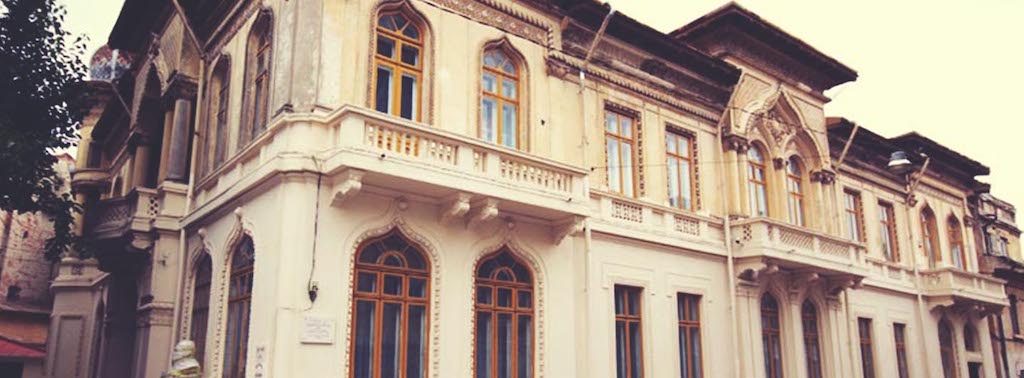 Showroom Exterior Decora Design