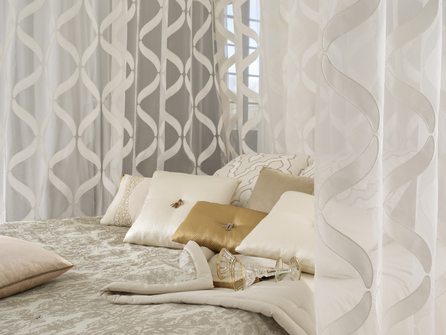 Decora-Design-perdele-si-draperii-dormitor-2