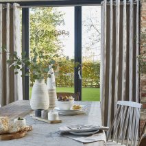 BOHEMIAN CAM 1-DECOR-DINING-PERDELE-DRAPERII-IMPRIMEU-FRUNZE-NUANTE-GRI-INFLUENTE-METALICE-ASSCESORII-MASA