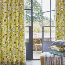 BRIGHTSIDE CAM 1-PERDELE-DRAPERII-IMPRIMEU-FLORAL-GALBEN-PERNE-DECORATIVE