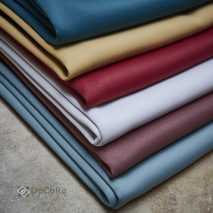 CALM & GENTLE CAM 3-PERDELE-COLORATE-PERDEA-ALBASTRA-GALBENA-ROSIE-TESATURI-MATERIAL-TEXTIL-DRAPERII-COLORATE