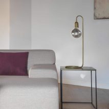 HELSTON CAM 4-TAPITERIE-CANAPEA-GRI-PERNA-DECOR-BURGUNDY