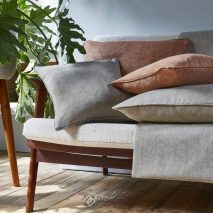 IMPRESSION CAM 2-PERNE-DECOR-MATERIALE-TEXTILE-MATASE-CULORI-GRI-PIERSICA-TAPITERIE-CANAPEA-GRI