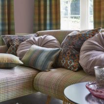 PIZZAZZ CAM 8-DECOR-LIVING-DRAPERII-IMPRIMEU-CAROURI-PERNE-DECORATIVE-SET-TAPITERIE-CANAPEA