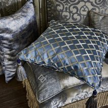 ROCOCO CAM 5-PERNE-DECORATIVE-INSERTII-IMPRIMEU-MODEL-ELEGANT-CUVERTURA-SET-CIUCURI