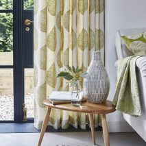 SAKURA CAM 2-PERDELE-DRAPERII-IMPRIMEU-FRESH-FRUNZE-PERNE-DECORATIVE-IMPRIMEU-FRUNZE