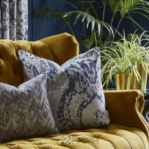 SERENITY CAM 6-SET-DRAPERIE-PERNE-DECORATIVE-ALB-ALBASTRU-TAPITERIE-CANAPEA-CULOARE-GALBENA