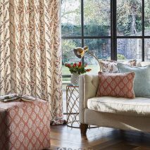 TRESCO CAM 2-PERDEA-IMPRIMEU-FLORAL-PERNE-DECORATIVE-IMPRIMEU-TAPITERIE-TABURET-IMPRIMEU