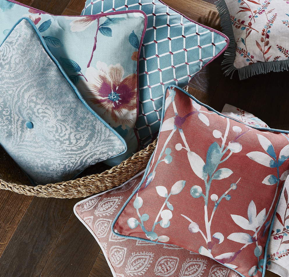 TRESCO CAM 3-PT-BLOG-LIVING-CORAL