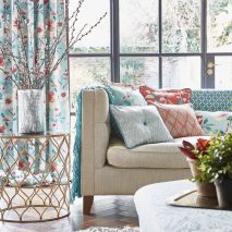 TRESCO CAM 4-PERDEA-DRAPERIE-IMPRIMEU-FLORAL-ALBASTRU-ROSU-PERNE-DECORATIVE-IMPRIMEU-ASORATAT