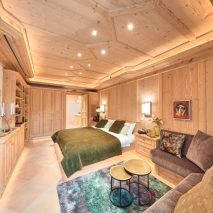 Christian Fischbacher 8