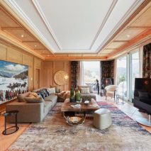 Christian Fischbacher 9