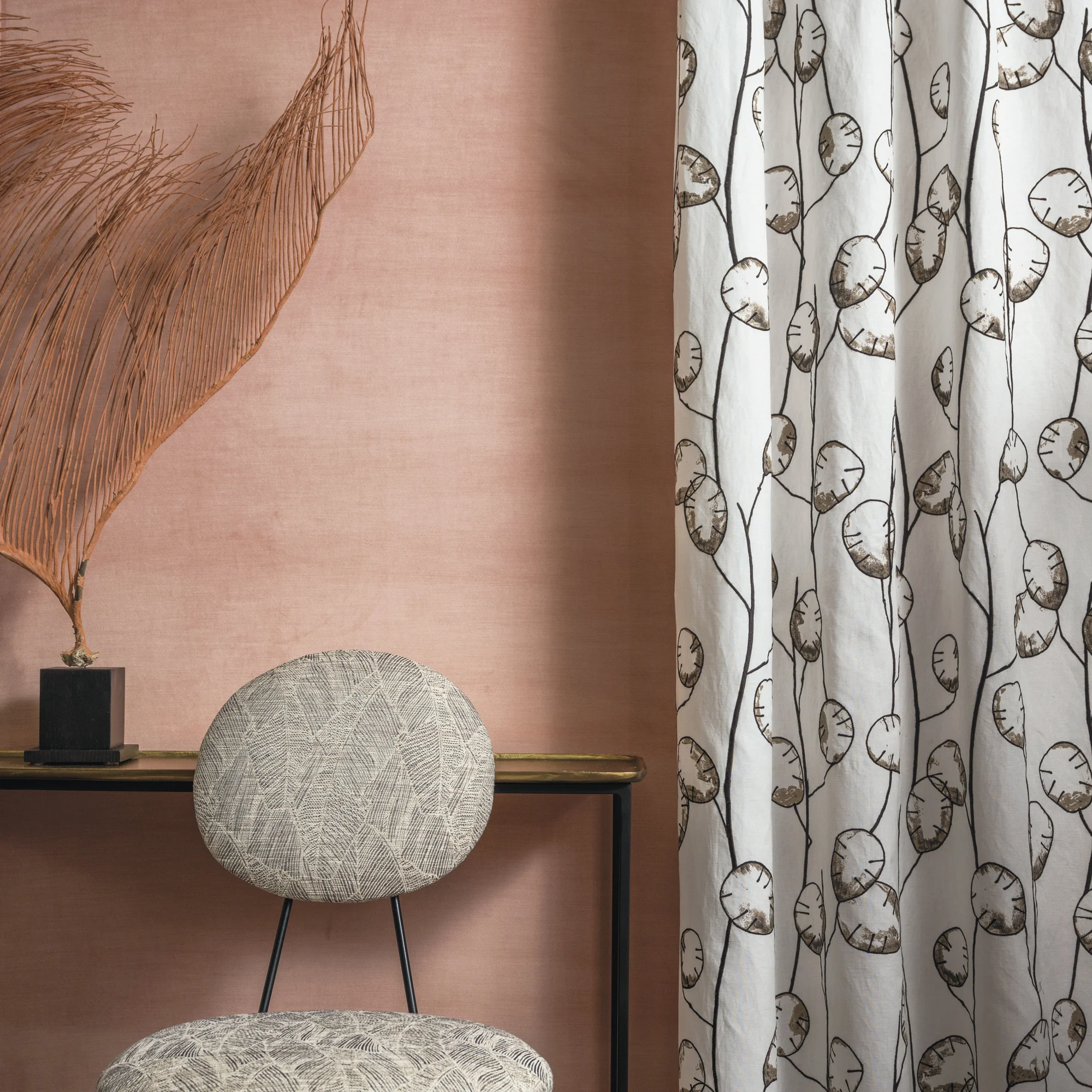 Draperii de in de lux bej cu model abstract