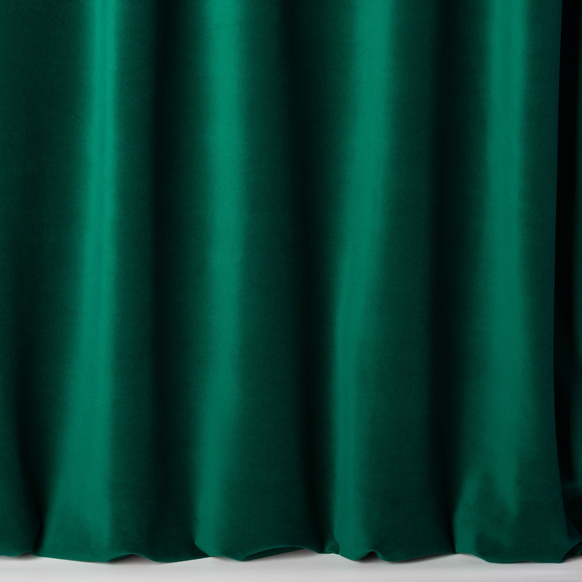 Material pentru draperie blackout sau dimout din catifea verde smarald