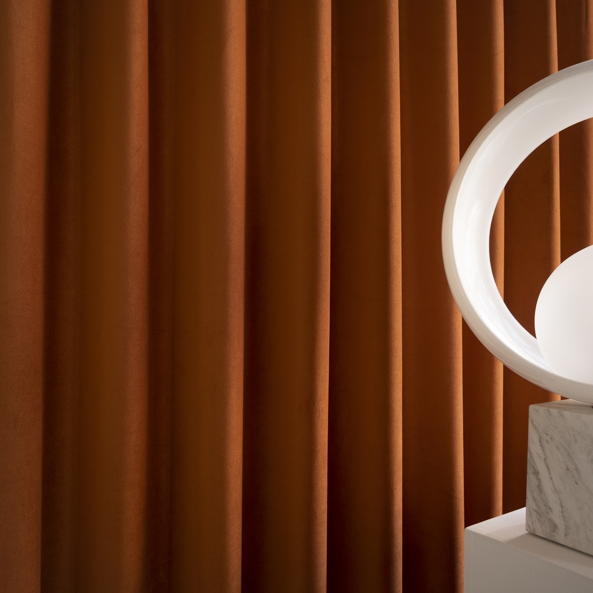 Draperie blackout sau dimout simplă portocaliu închis pentru living