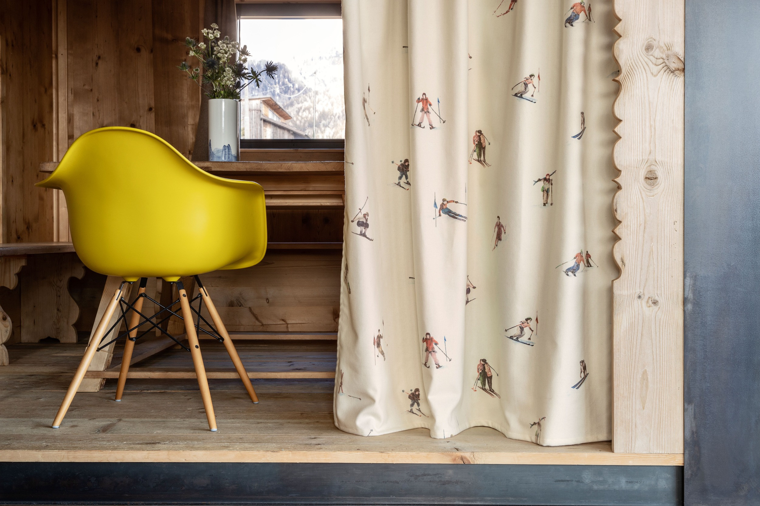 Draperie fonoabsorbantă printată pentru cabane la munte