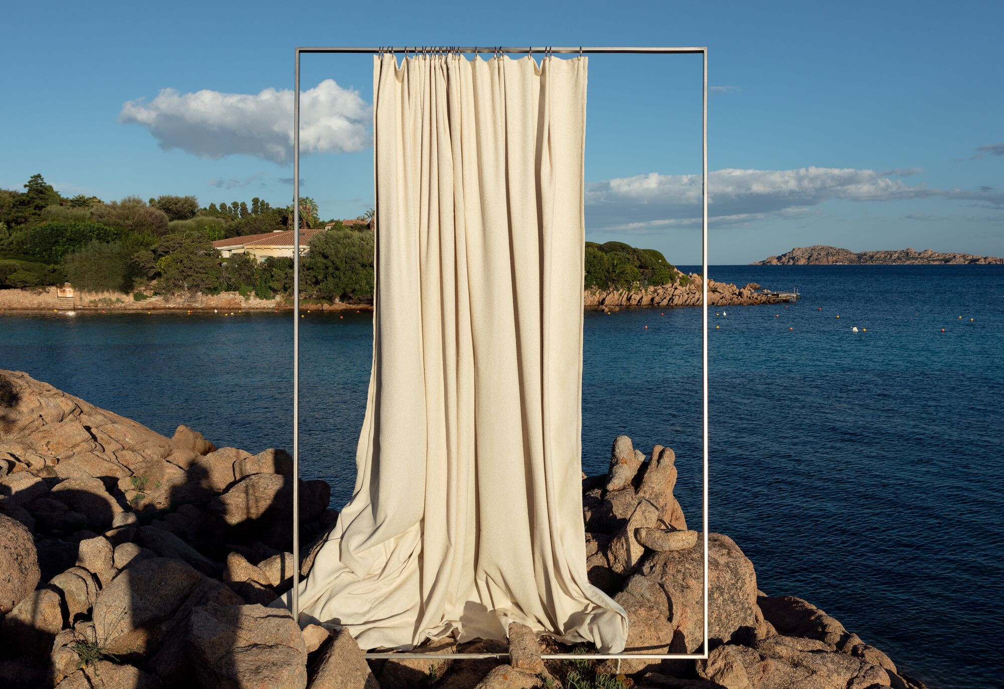 Draperie fonoabsorbantă bej elegantă