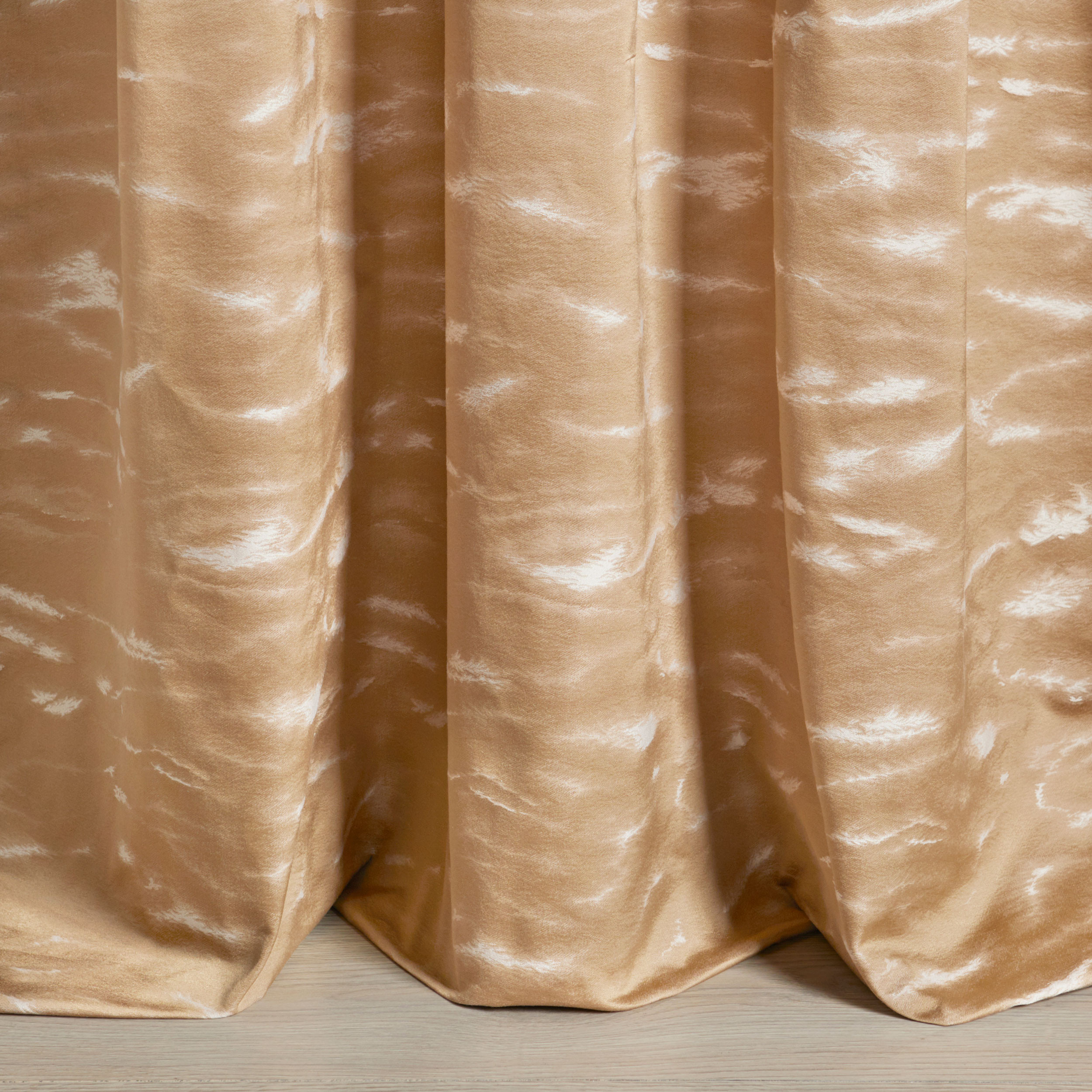 Draperii ignifugate bej cu model abstract