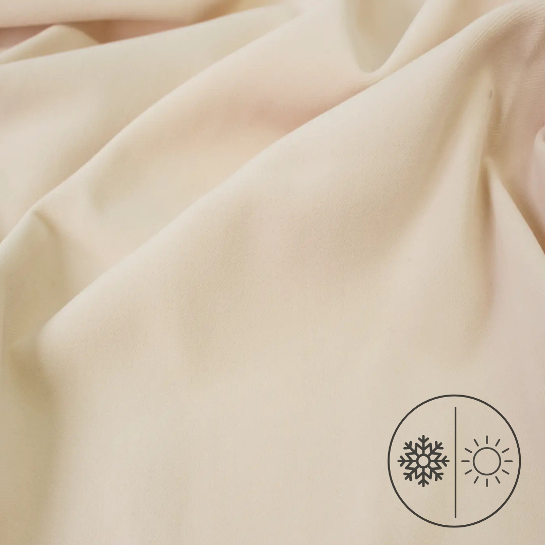 Detaliu material pentru draperii de catifea cu proprietăți de izolare termică