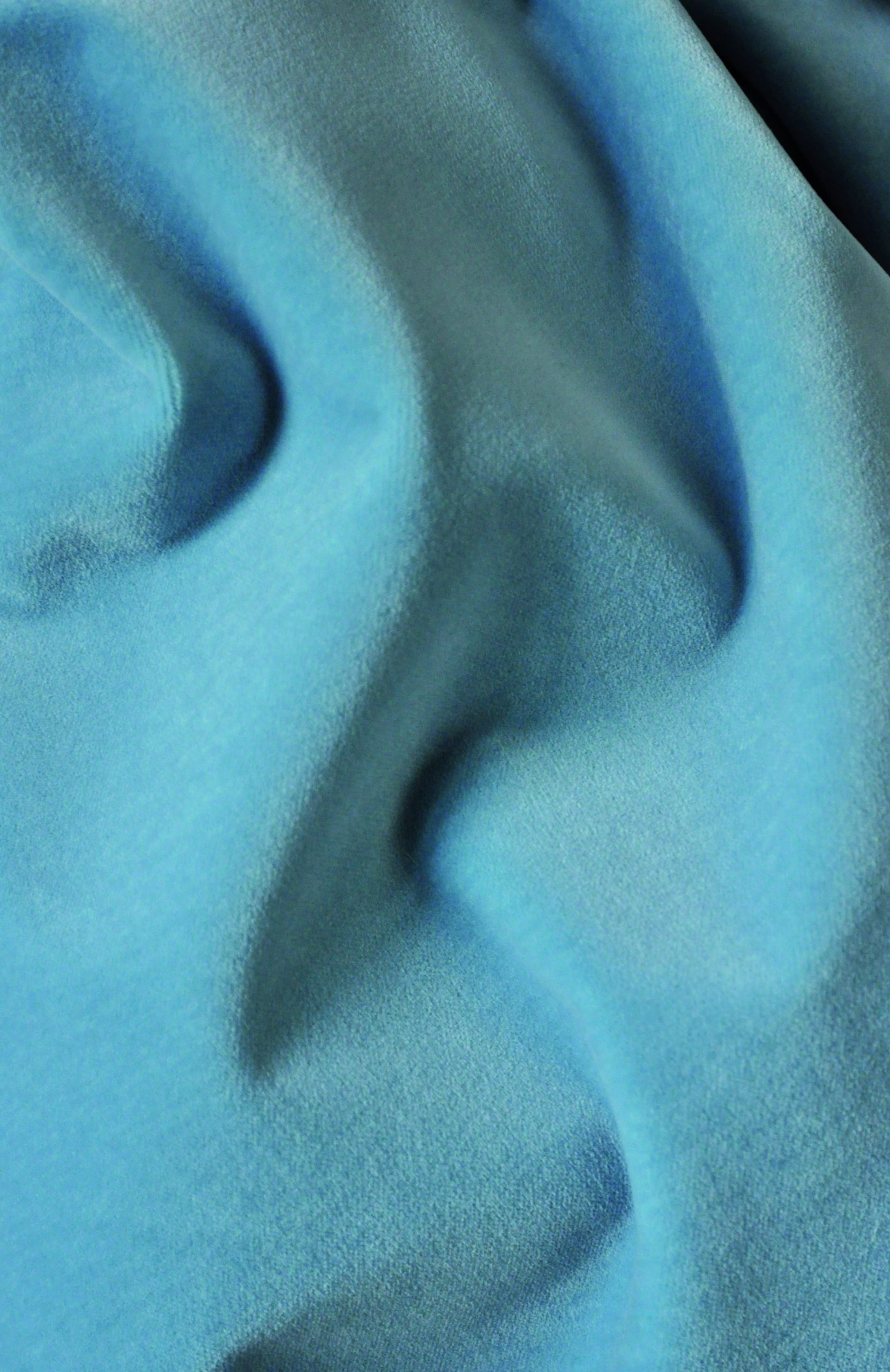 Detaliu material pentru draperie din catifea albastră moale și durabilă pentru un decor extravagant