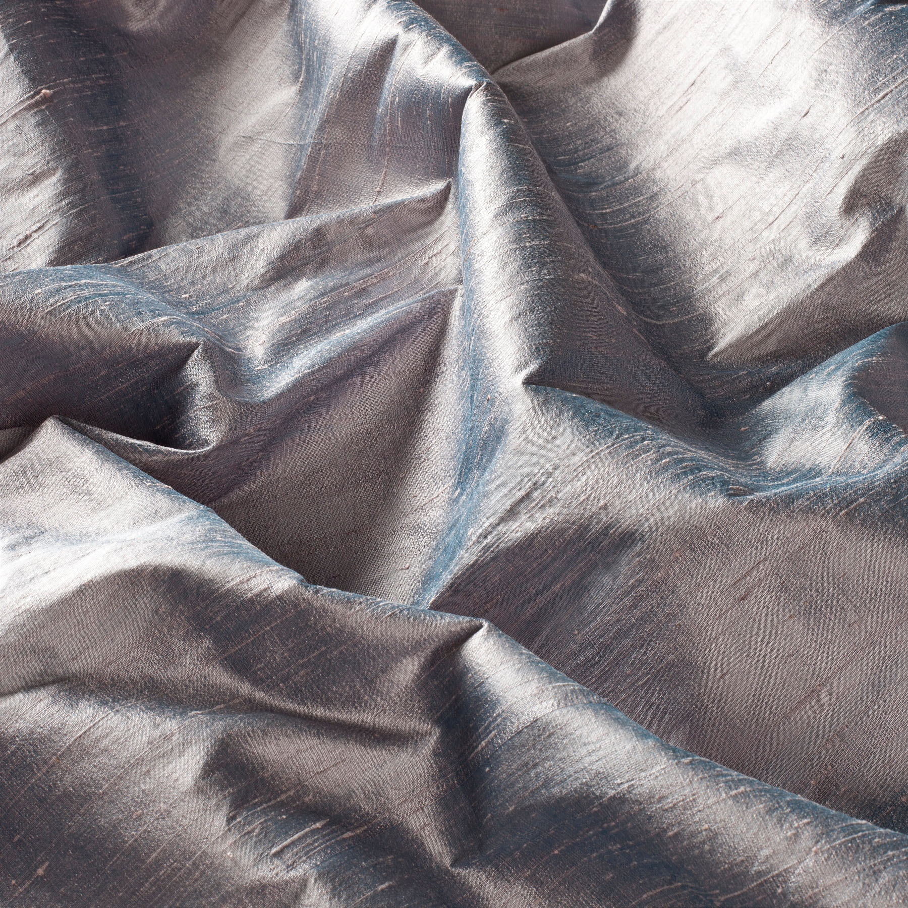 Detaliu material pentru draperie de mătase naturală - lux Detaliu material pentru draperie de mătase naturală metalizată gri