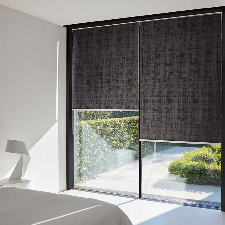 Rulouri decorativ pentru living maro