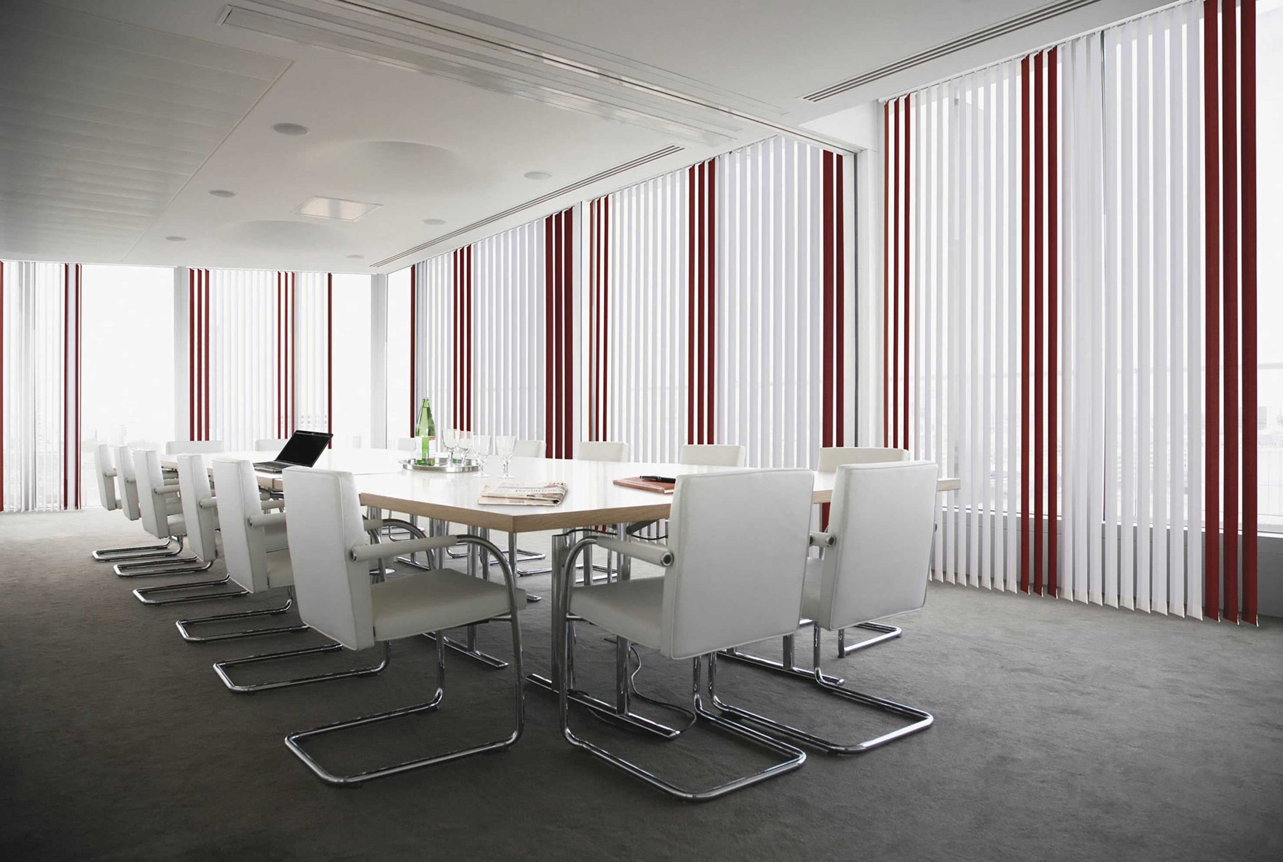 Jaluzele verticale pentru birouri