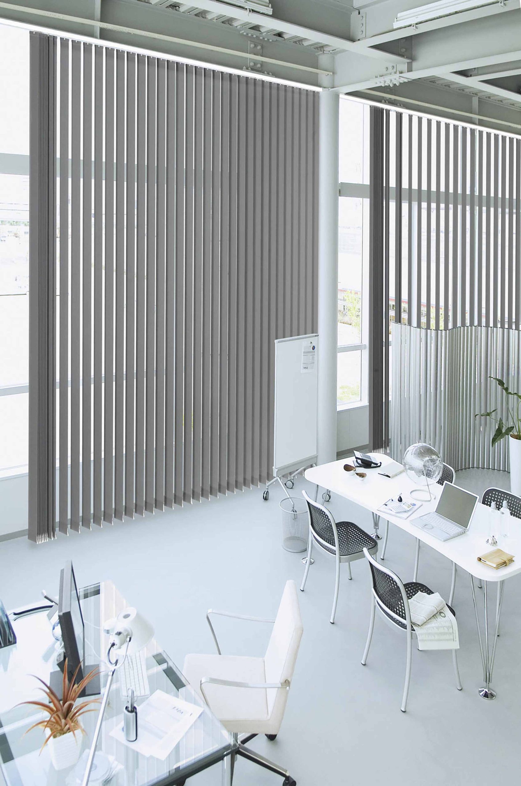 Jaluzele verticale pentru birouri